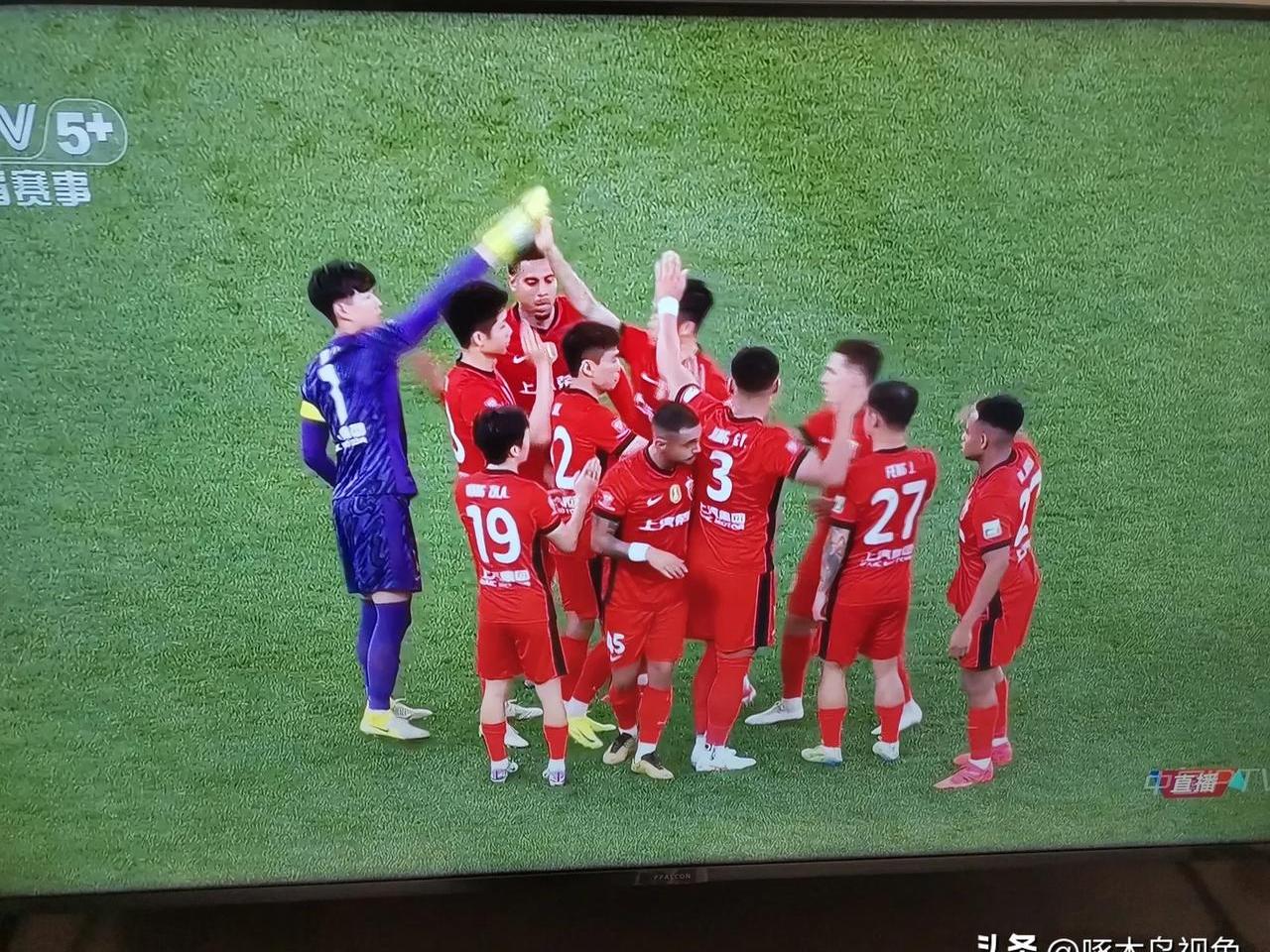 关于进球助攻传参队员积极表现引人瞩目的信息